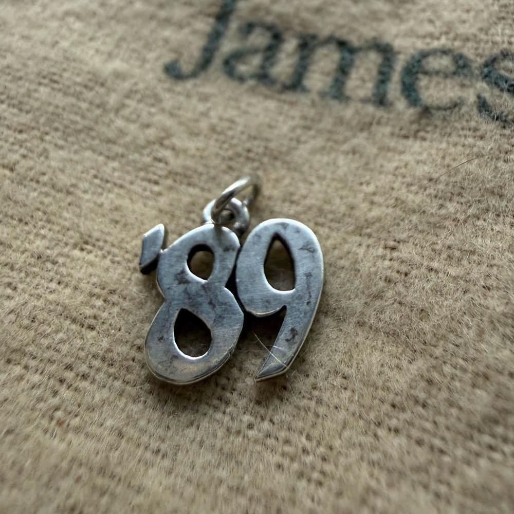 James Avery Retired 89’ Year Charm